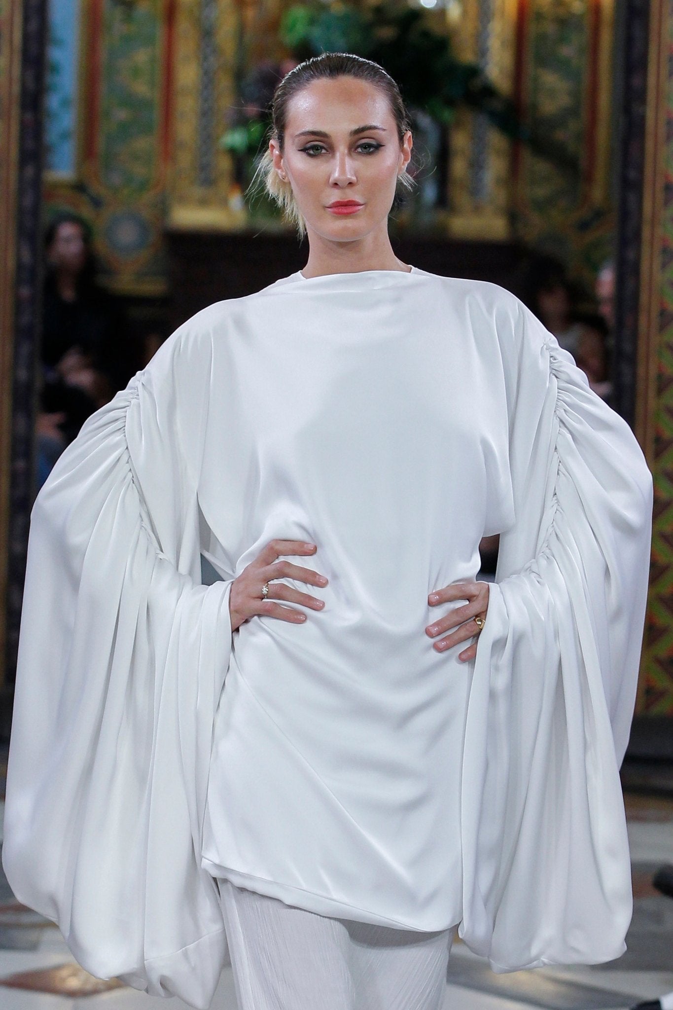 “La hiedra que asciende hasta la cumbre” - Bess MadridKIMONO