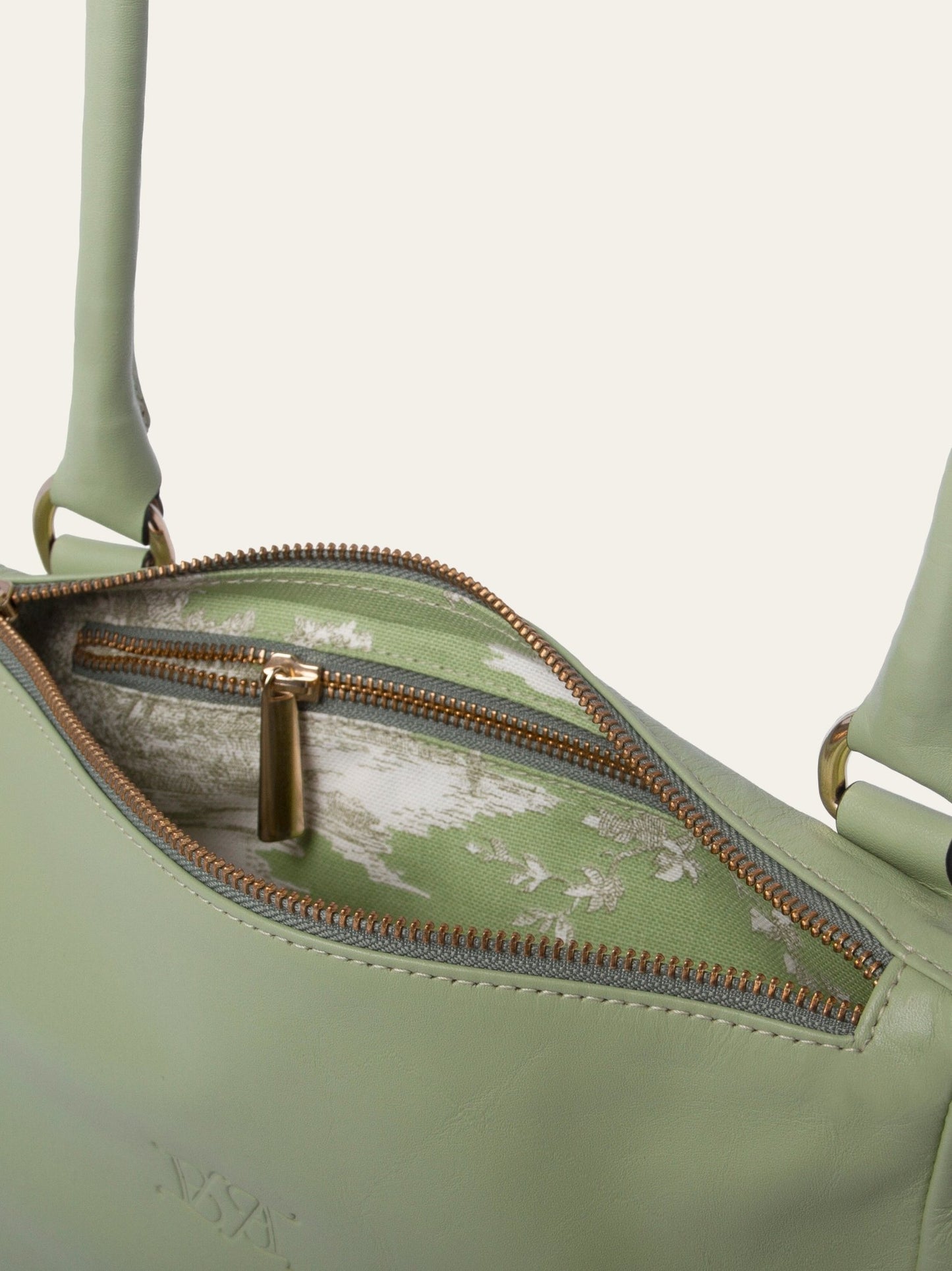 bolso-estructurado-piel-becerro-bambu-bess-madrid-interior